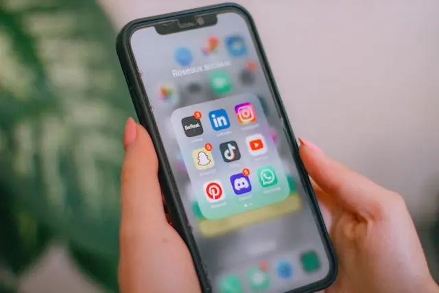 Téléphone d'une community manager Besançon